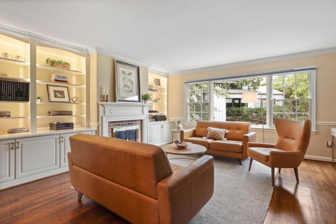 Photo of Livingroom in Old Town Alexandria