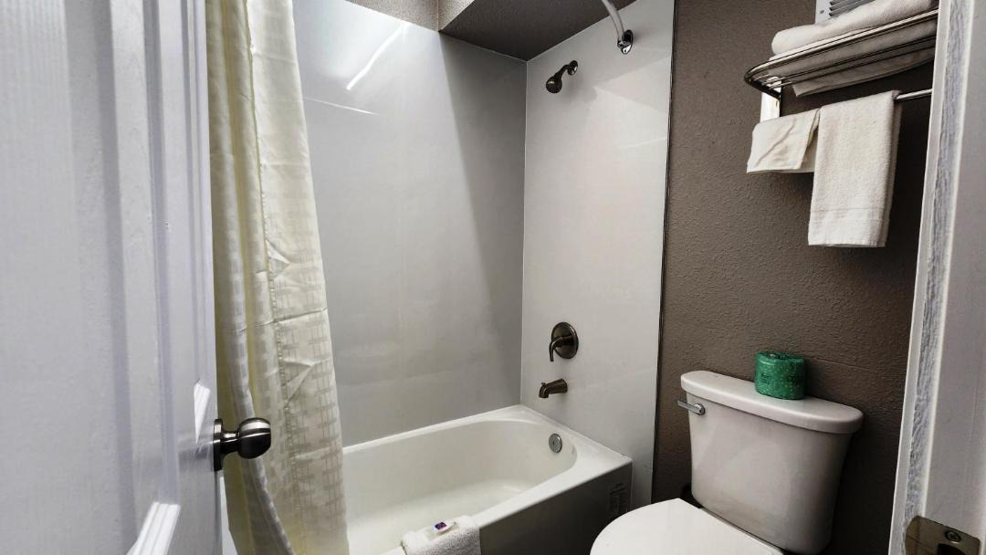 Photo of Bathroom in Alvin