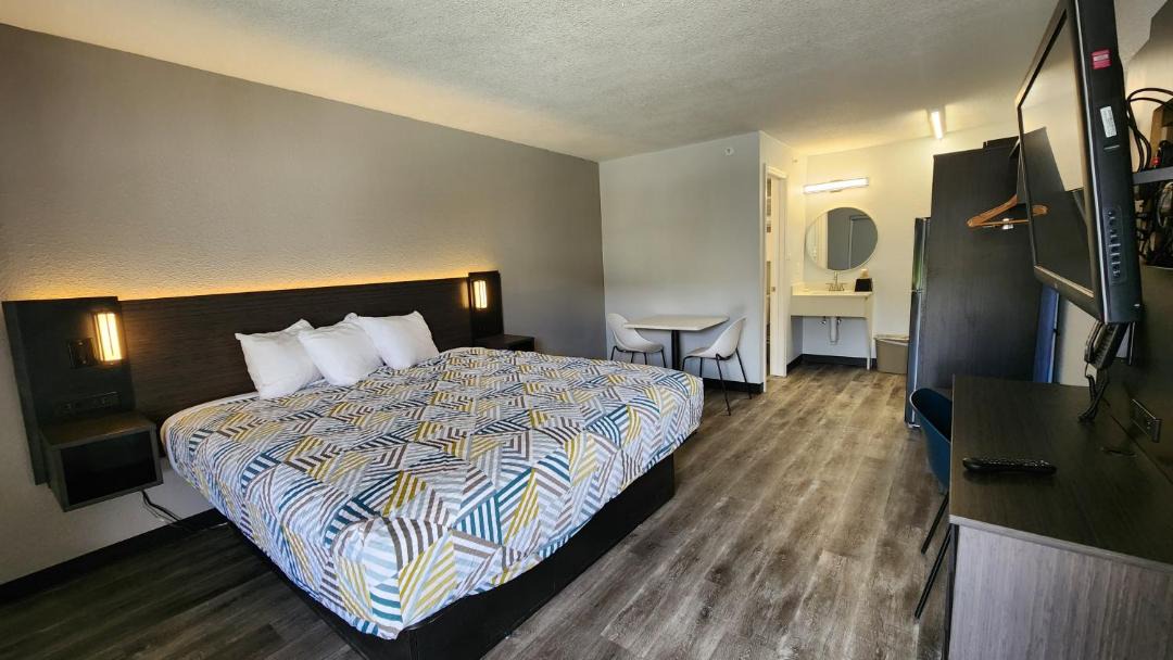 Photo of Bedroom in Alvin