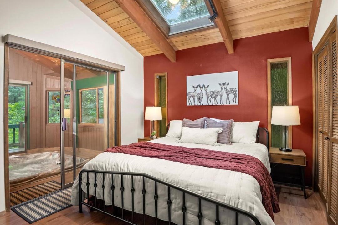 Photo of Bedroom in Rhododendron