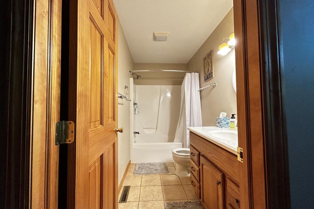 Photo of Bathroom in Alpine Lake