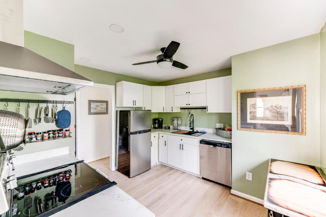 Photo of Kitchen in Burnt Chimney