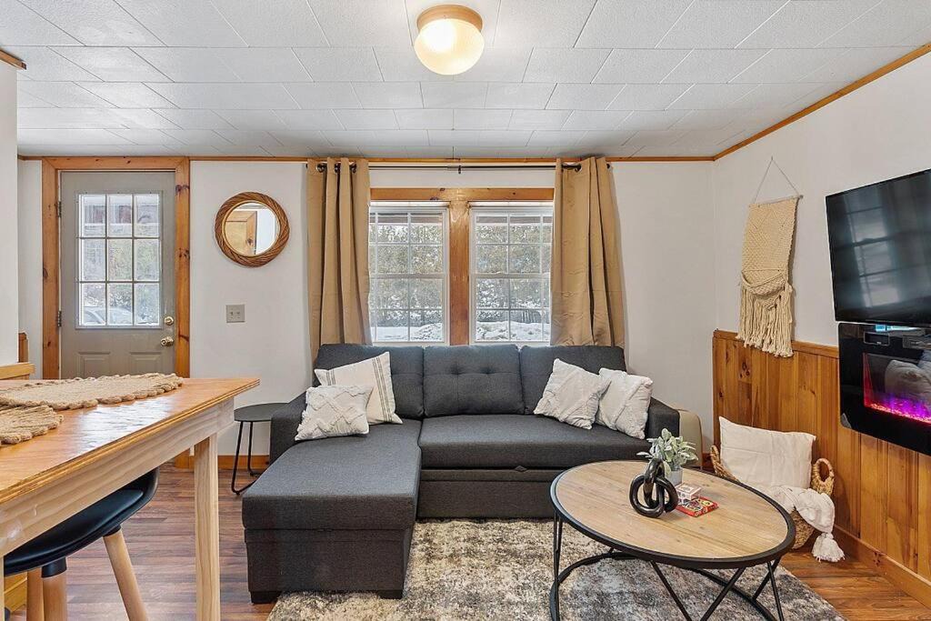 Photo of Livingroom in Thornton