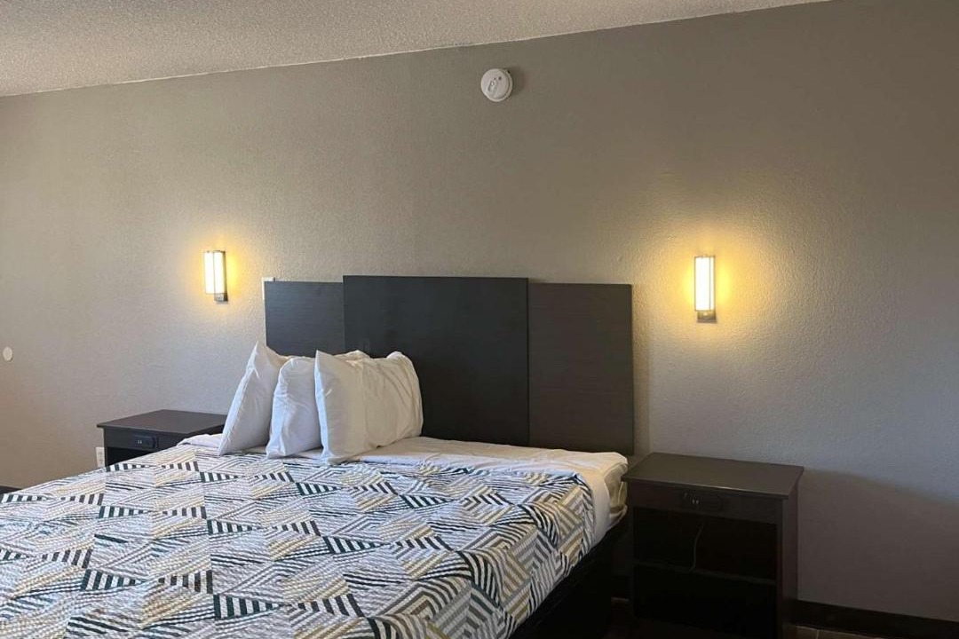 Photo of Bedroom in Hurricane