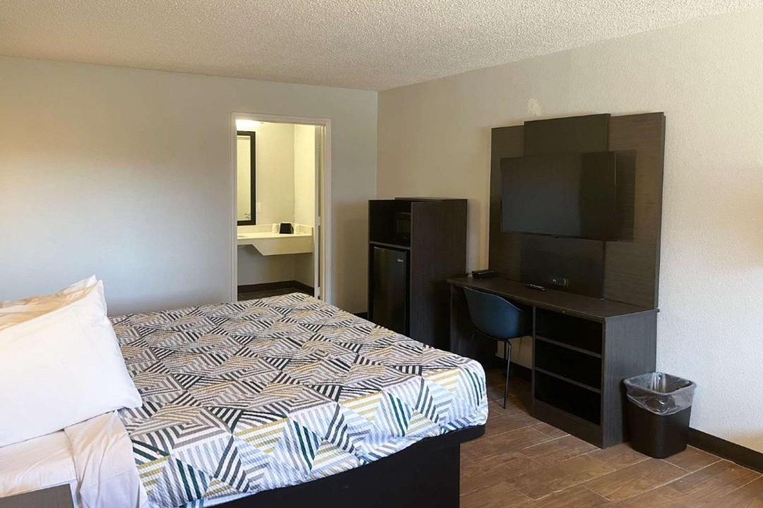 Photo of Bedroom in Hurricane