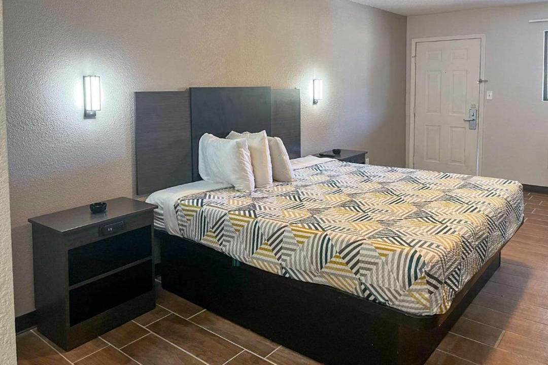 Photo of Bedroom in Hurricane