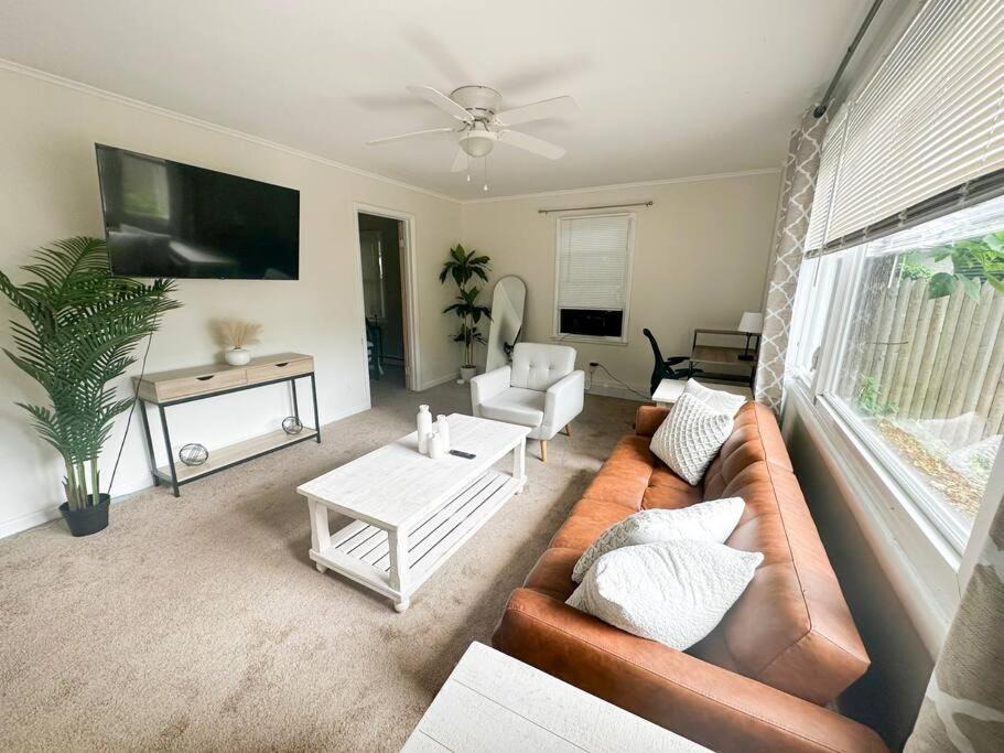 Photo of Livingroom in Albany