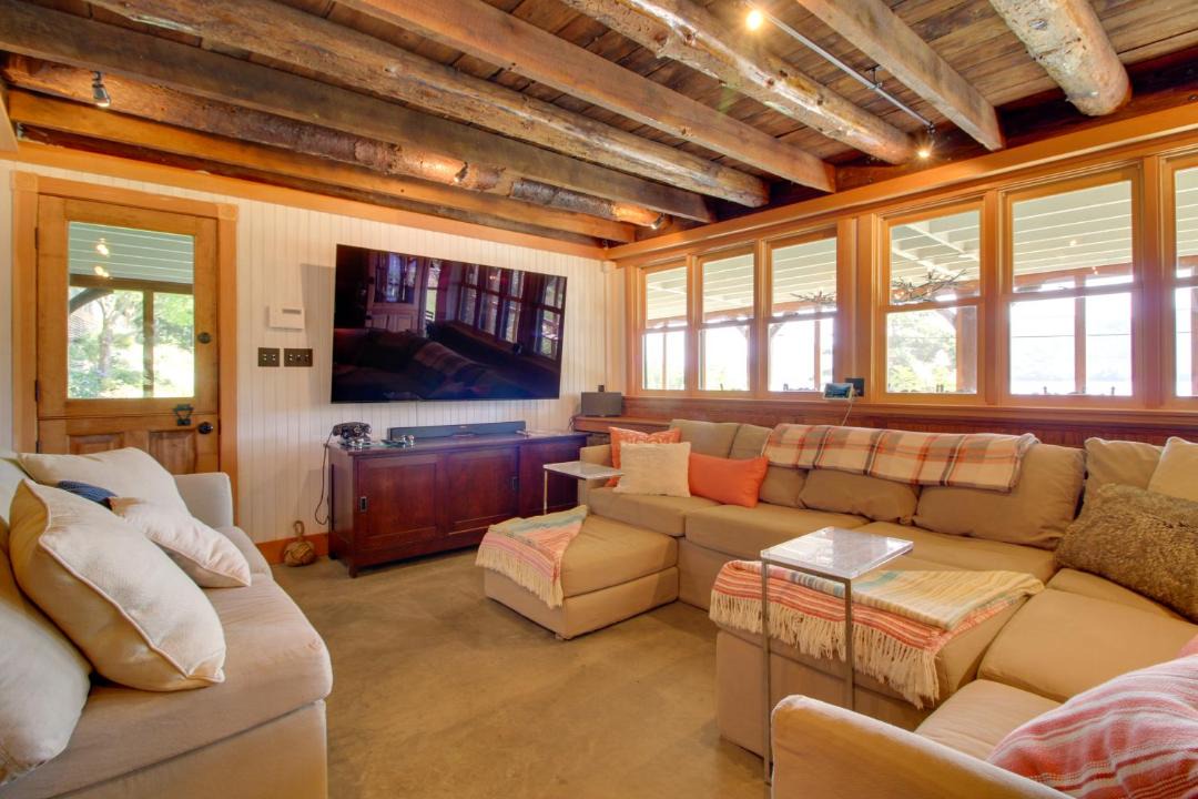 Photo of Livingroom in Silver Bay