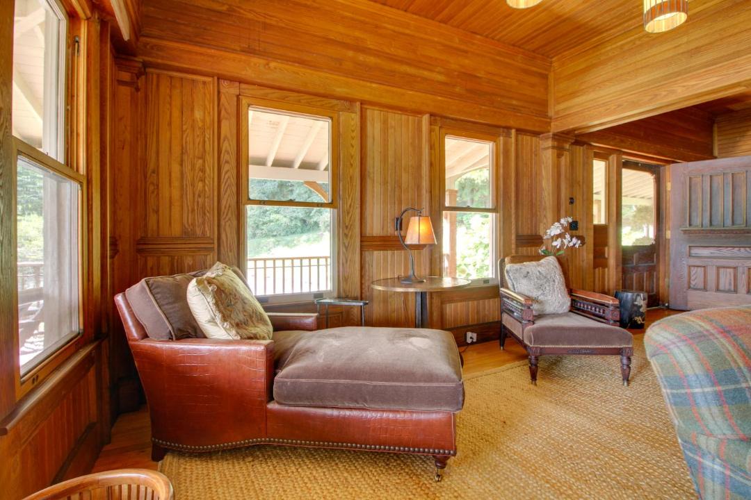 Photo of Livingroom in Silver Bay