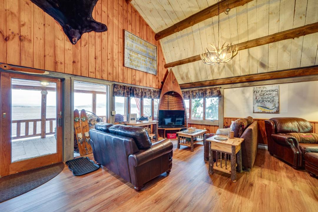 Photo of Livingroom in Pittsburg