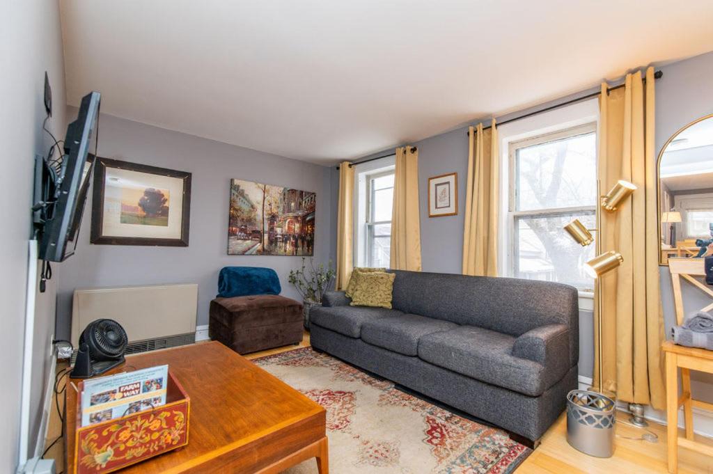 Photo of Livingroom in Old North End