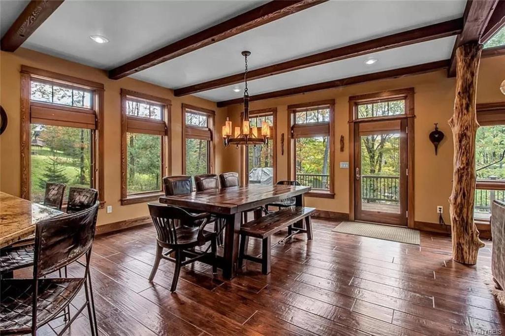 Photo of Livingroom in Ellicottville