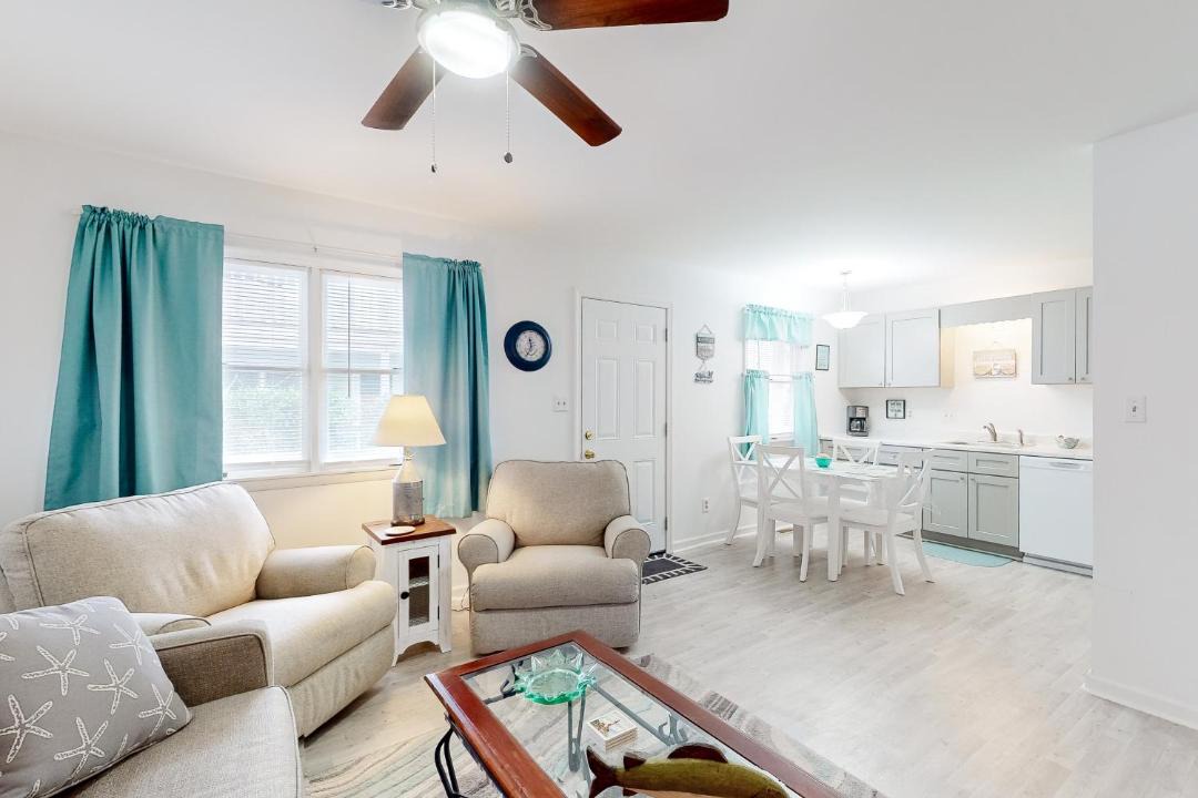 Photo of Livingroom in Caine Woods
