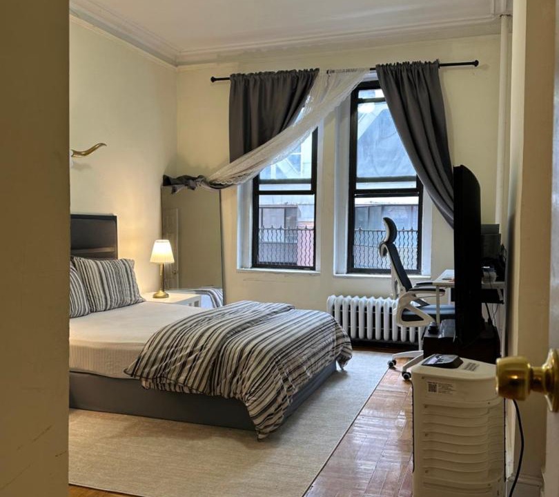 Photo of Bedroom in Midtown West