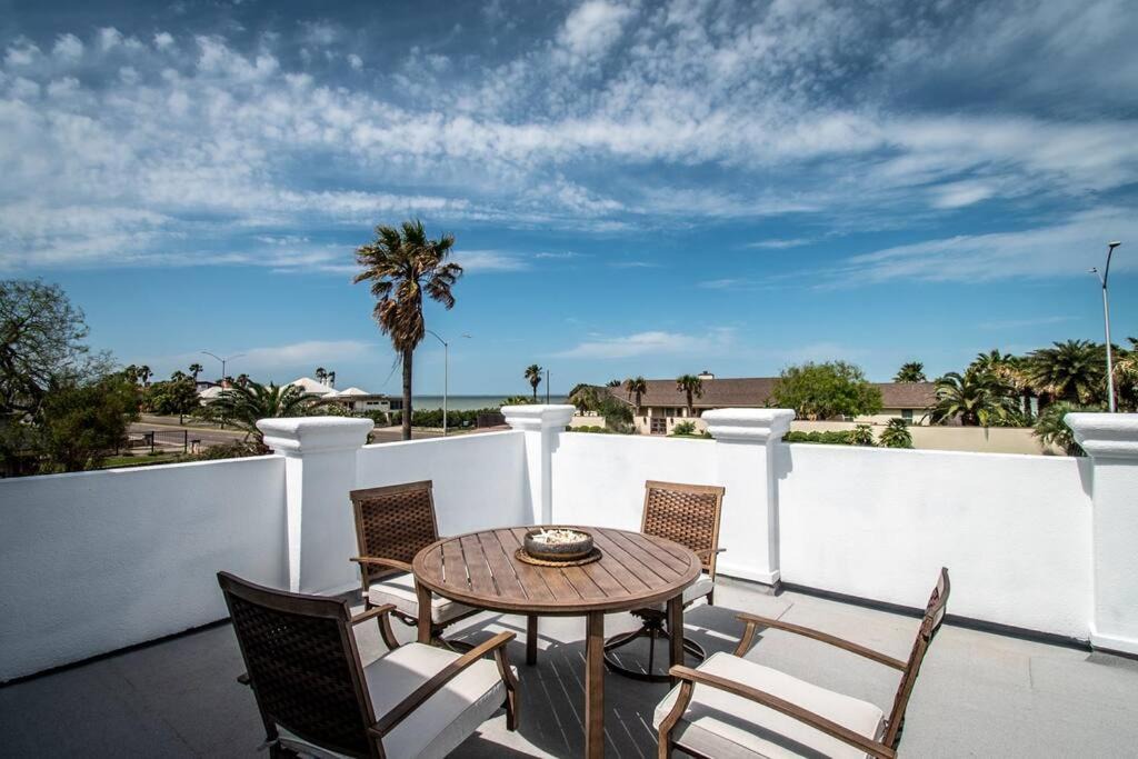Photo of Patio Balcony in Bay Area