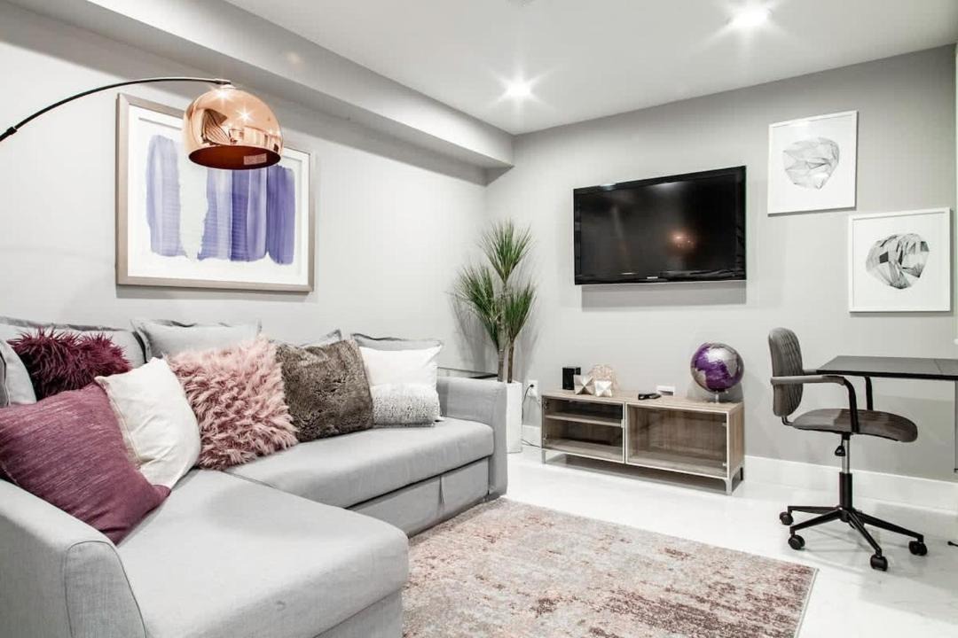 Photo of Livingroom in Truxton Circle
