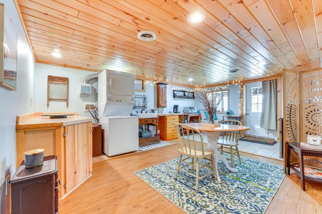 Photo of Livingroom in Whitehall