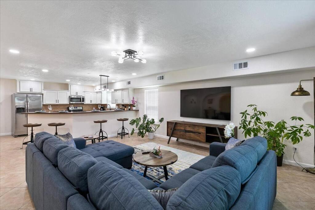 Photo of Livingroom in MacGregor