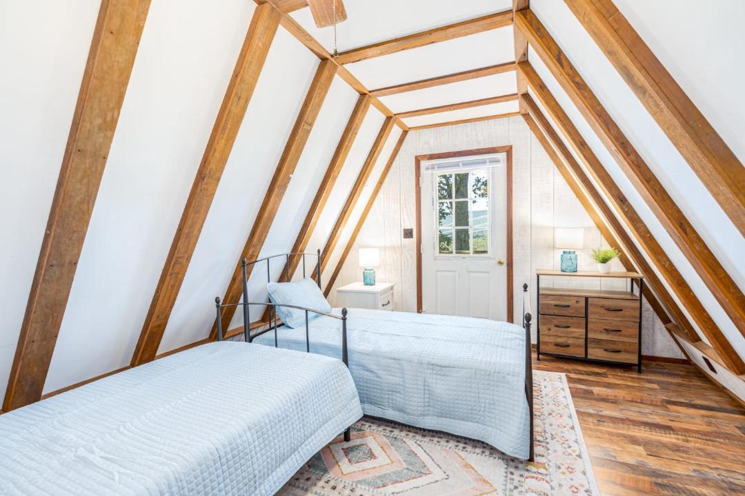 Photo of Bedroom in Berkeley Springs