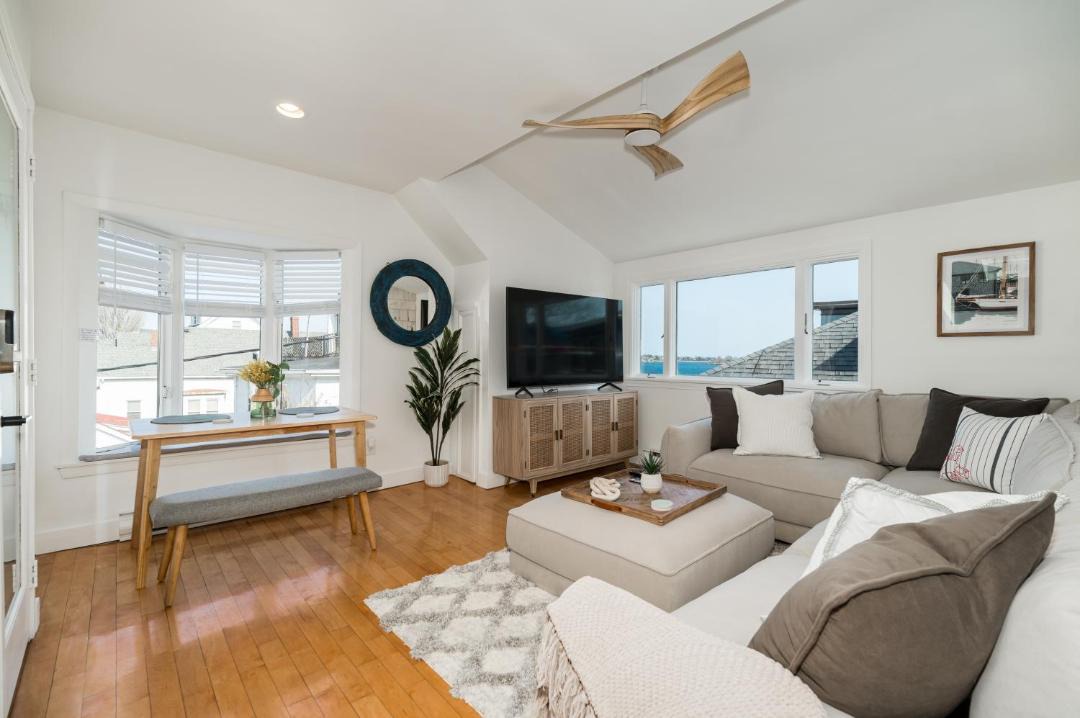 Photo of Livingroom in Gloucester