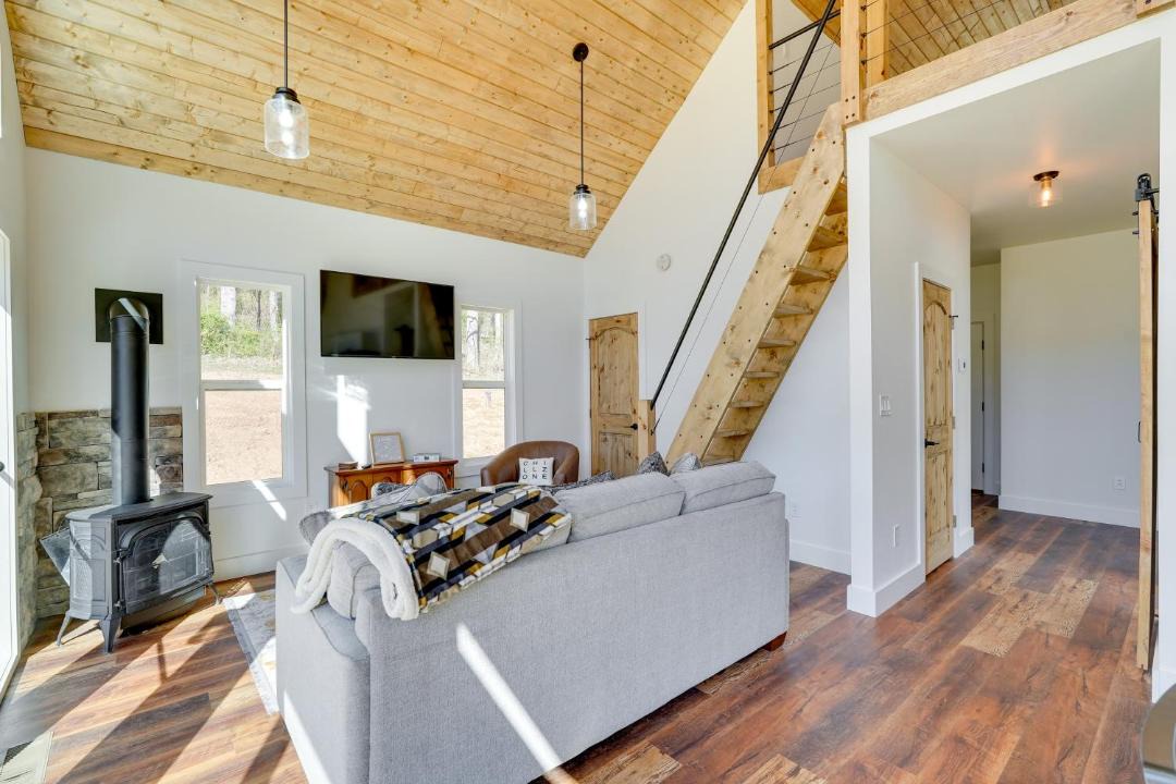 Photo of Livingroom in Dryden