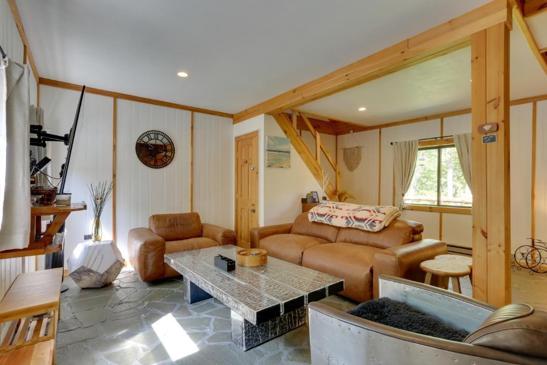 Photo of Livingroom in Town of Colchester