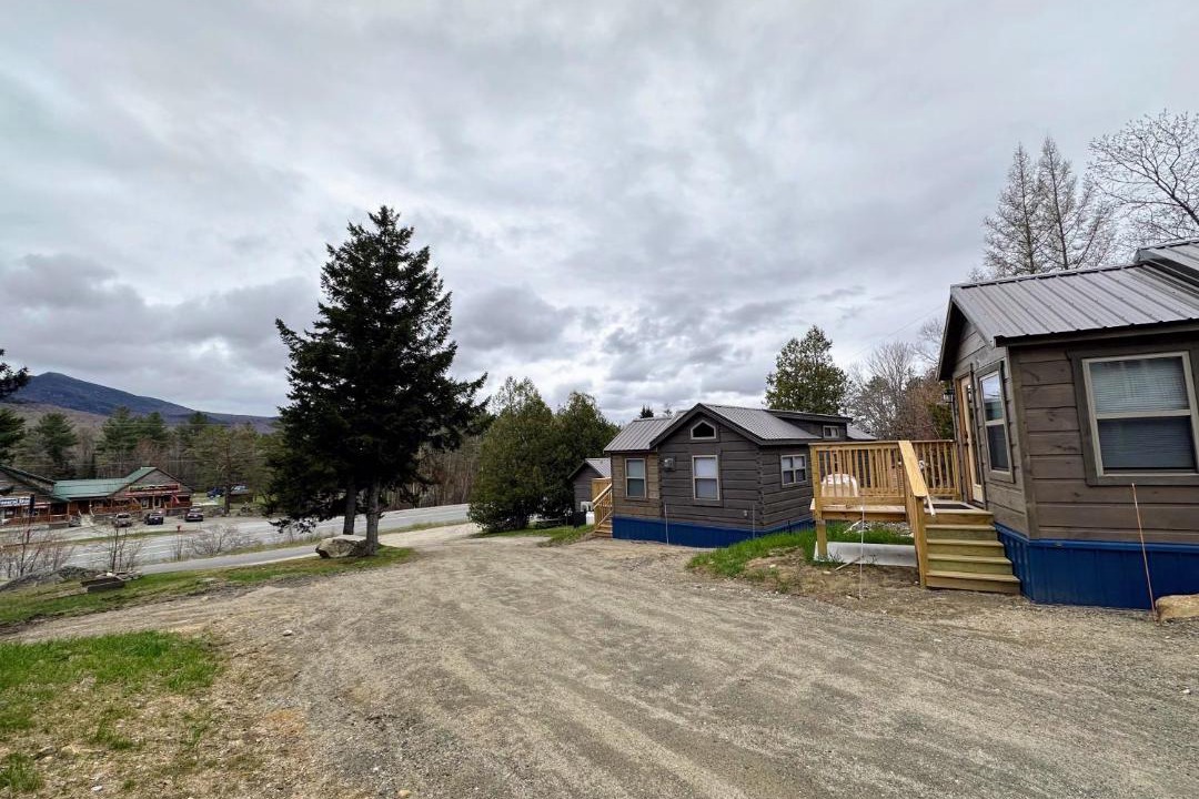 Photo of Buildings in Twin Mountain