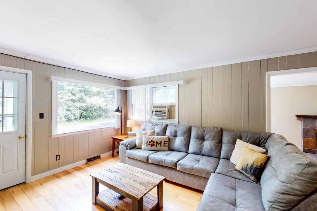 Photo of Livingroom in North Creek
