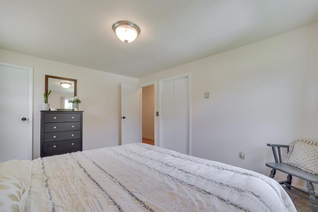 Photo of Bedroom in Burlington Flats
