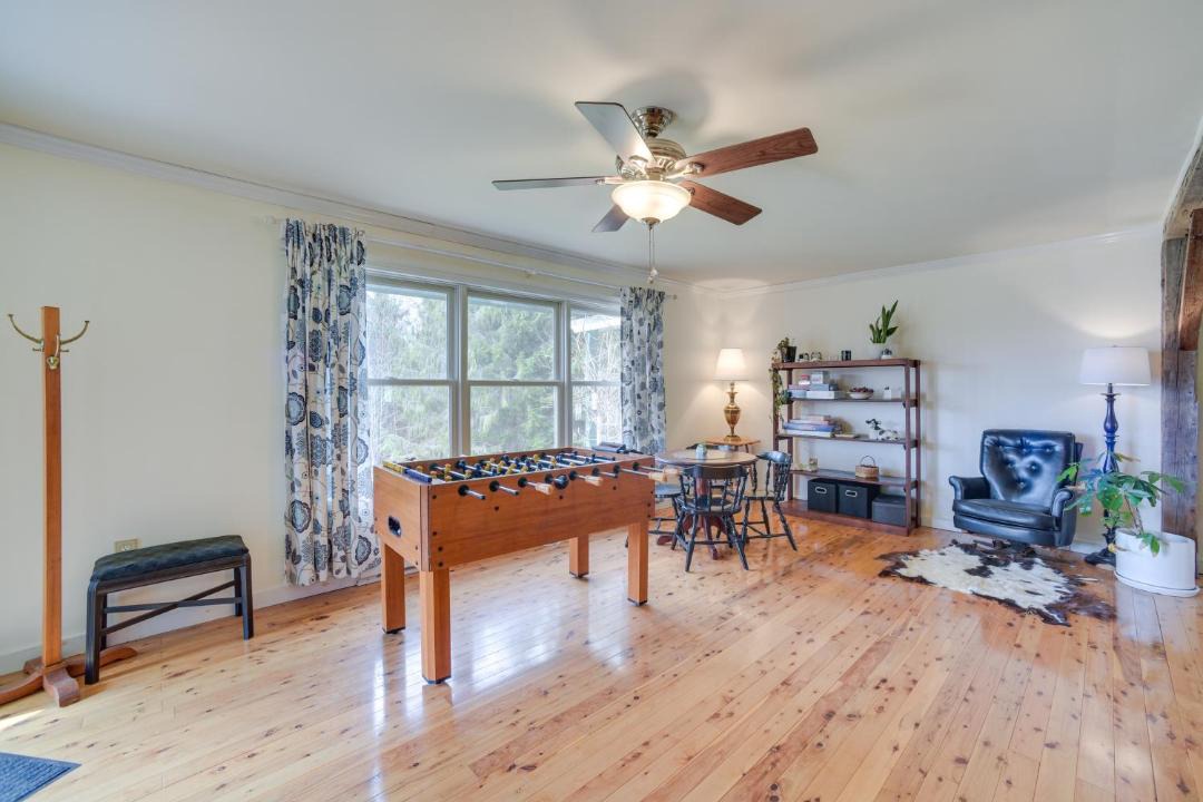 Photo of Livingroom in Burlington Flats