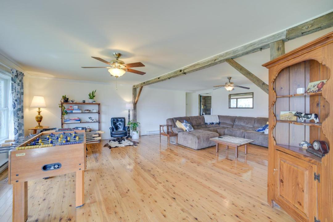 Photo of Livingroom in Burlington Flats