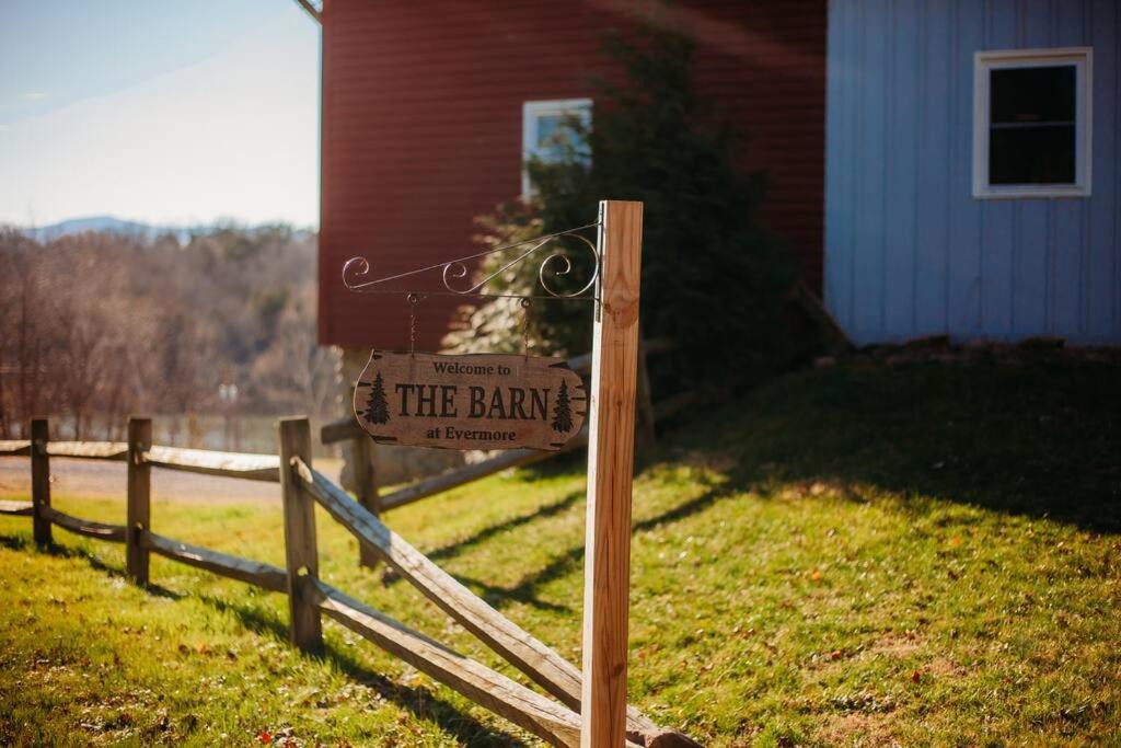 Photo of Buildings in Luray