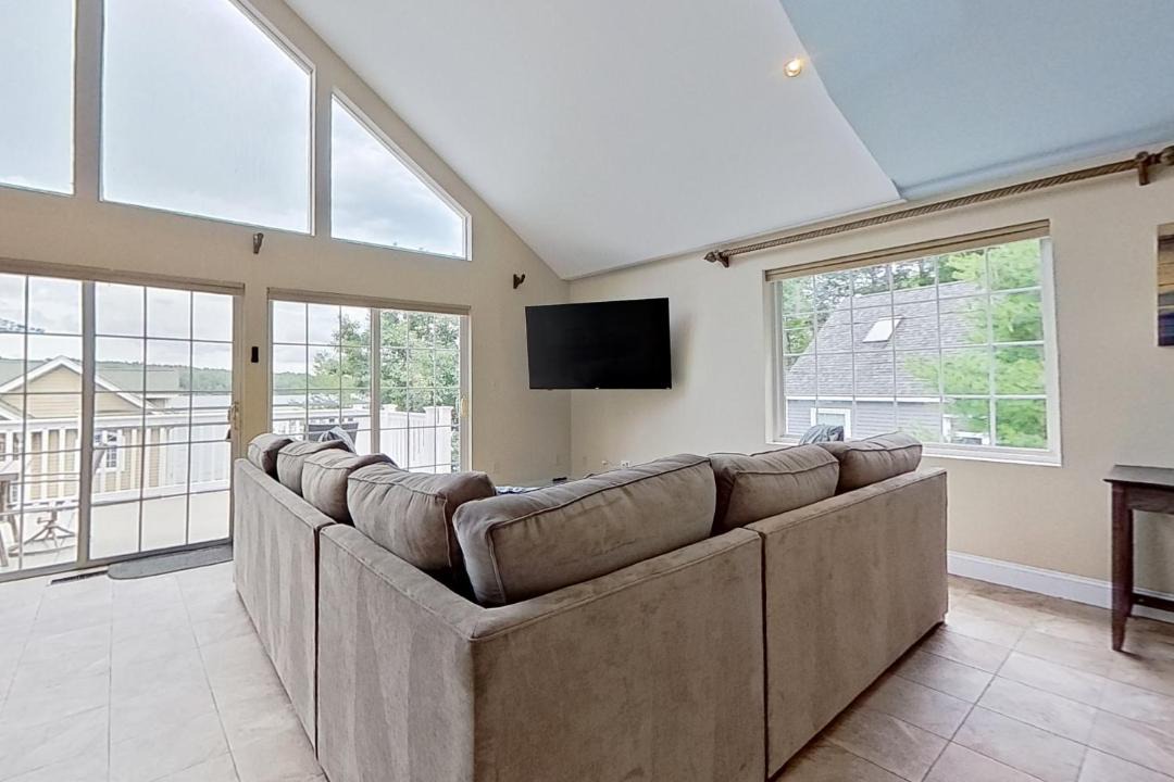 Photo of Livingroom in Moultonborough