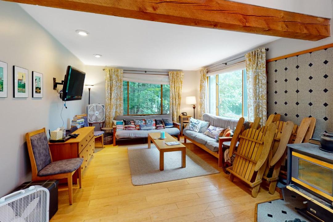 Photo of Livingroom in Weeks Mills