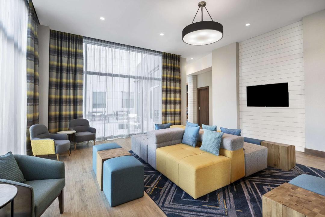 Photo of Livingroom in Woburn
