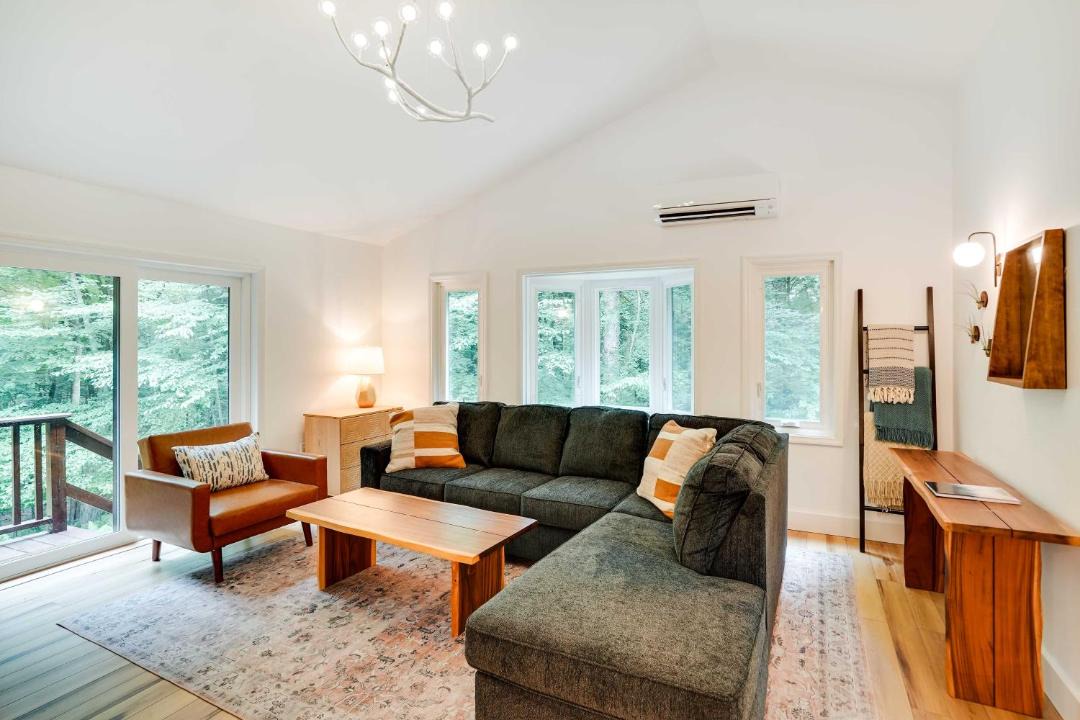 Photo of Livingroom in Saugerties