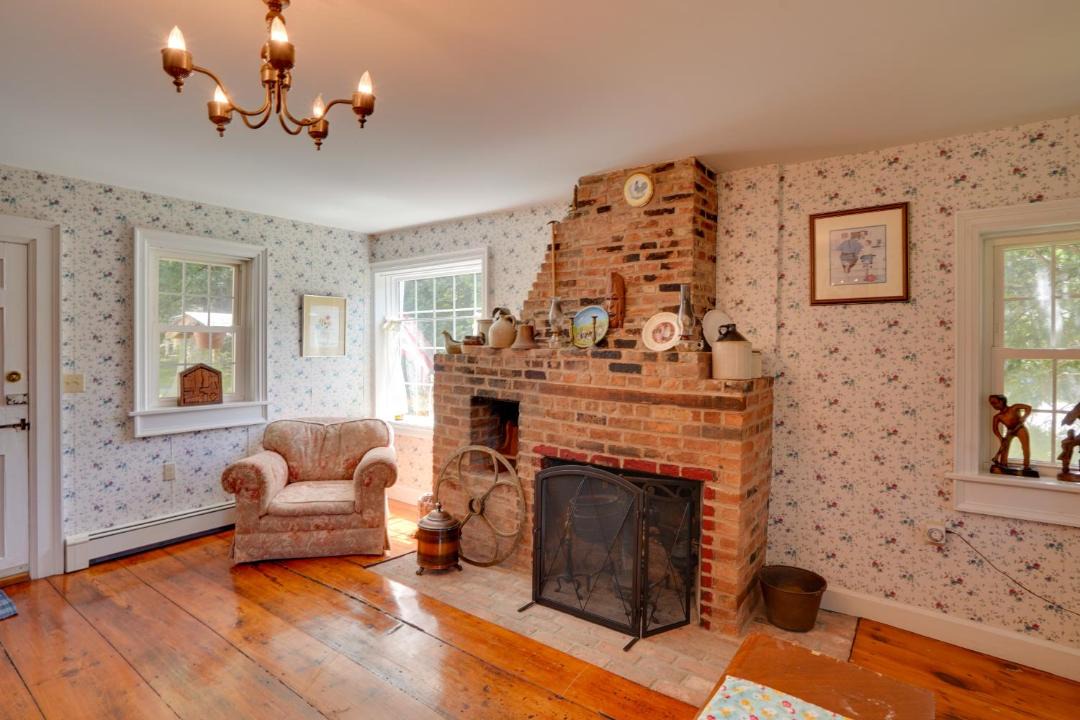 Photo of Livingroom in Hollowville