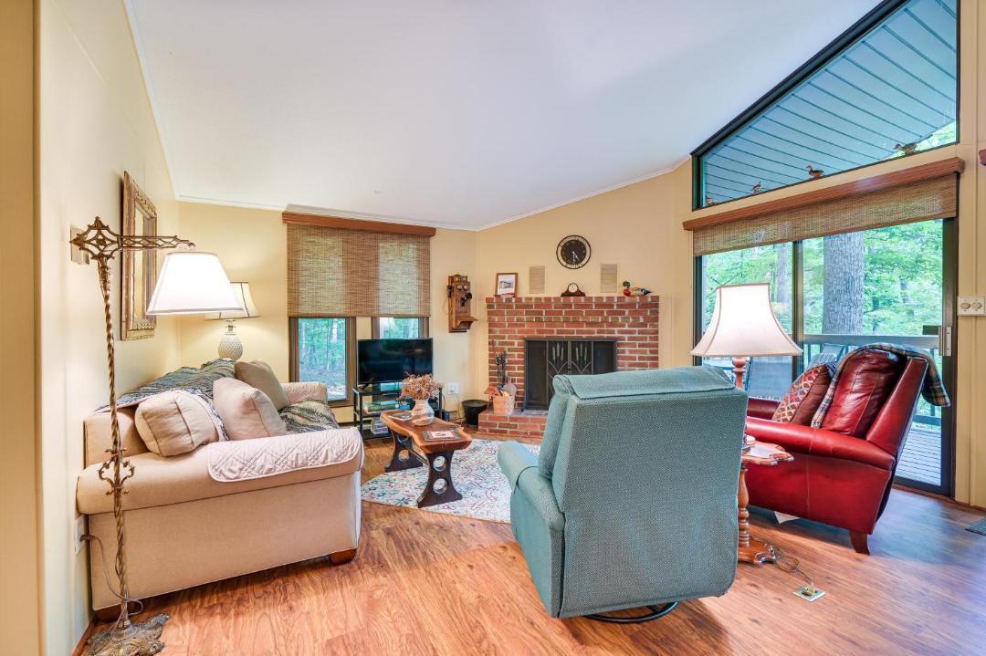 Photo of Livingroom in The Woods