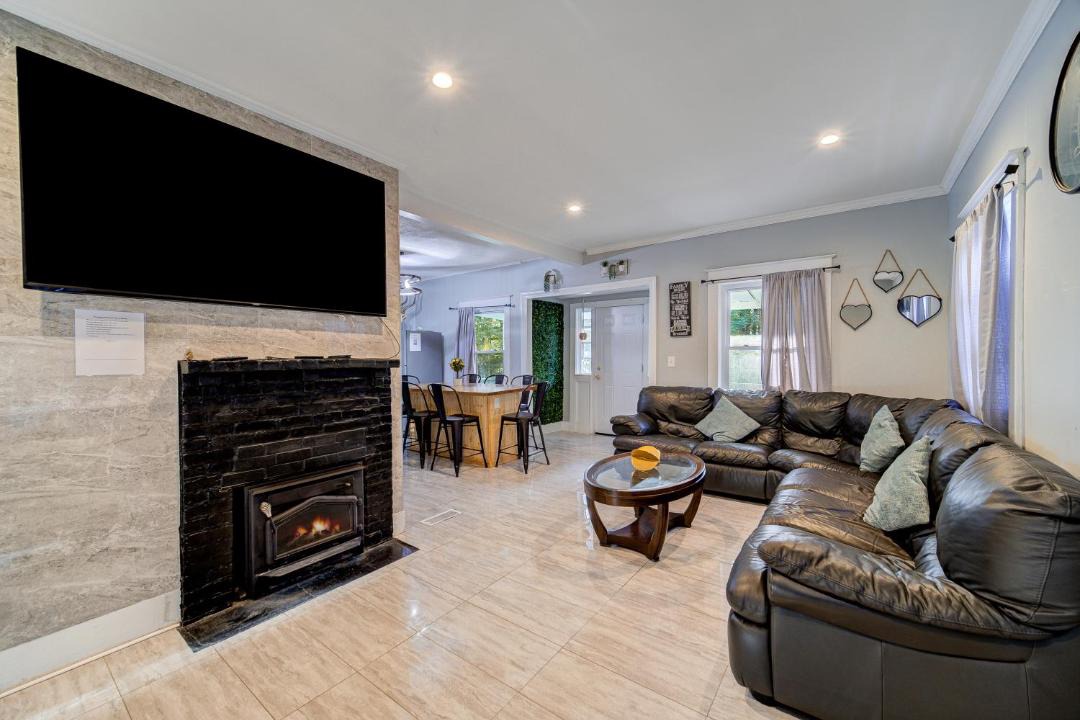 Photo of Livingroom in Gilboa