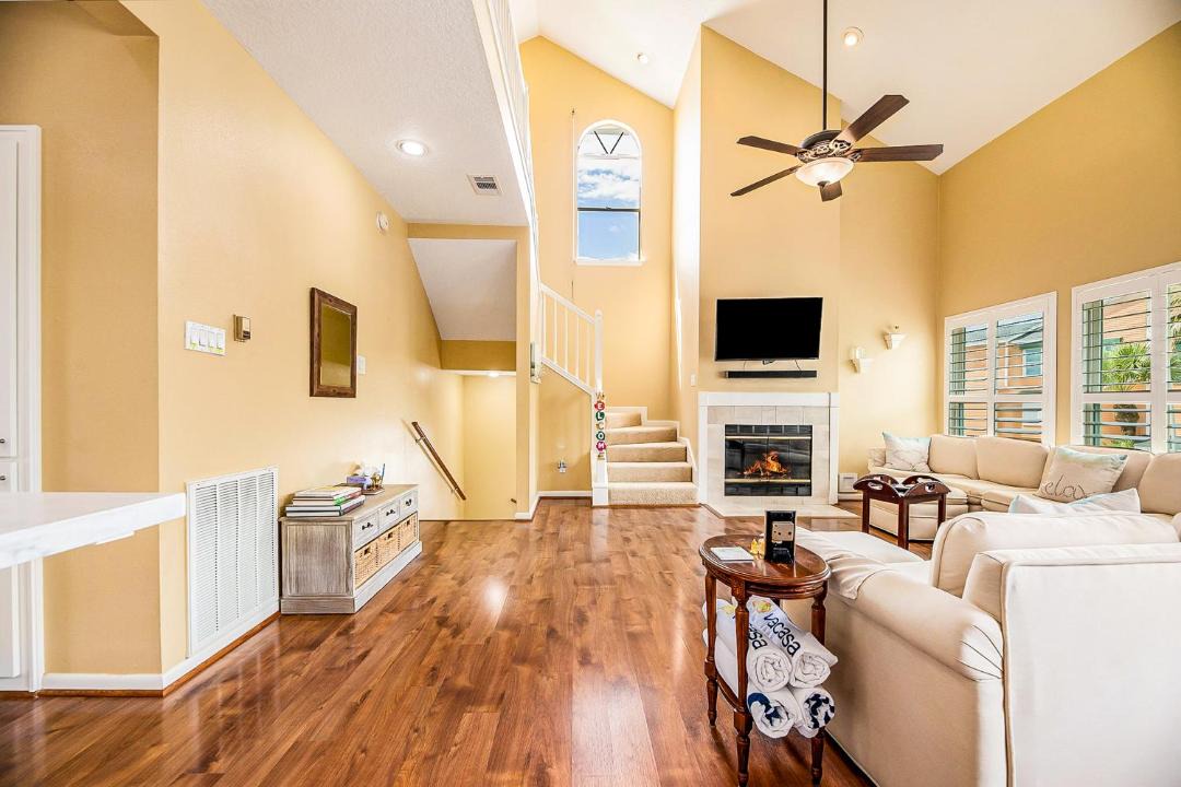 Photo of Livingroom in Jamaica Beach