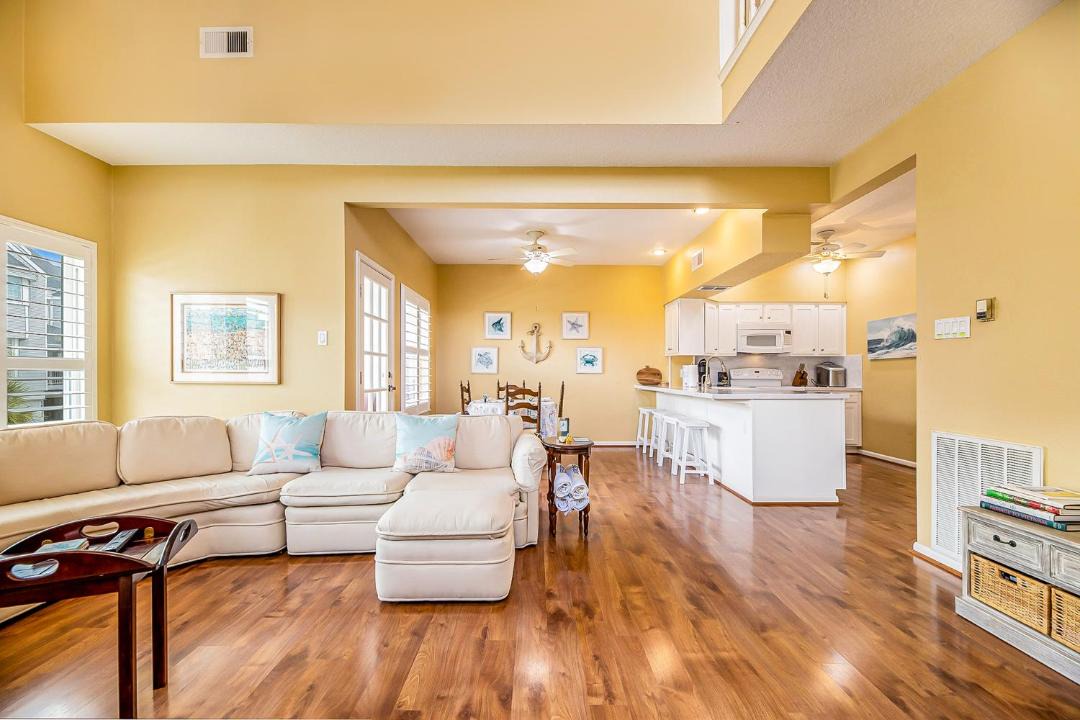 Photo of Livingroom in Jamaica Beach