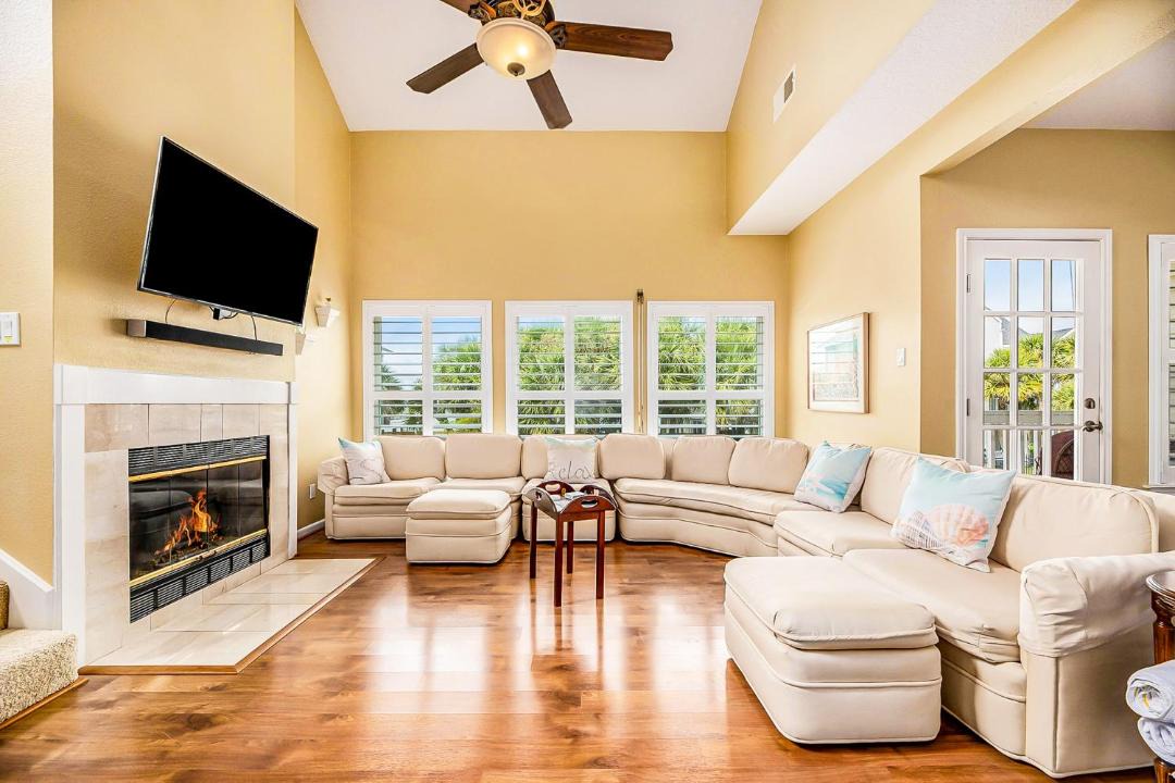Photo of Livingroom in Jamaica Beach