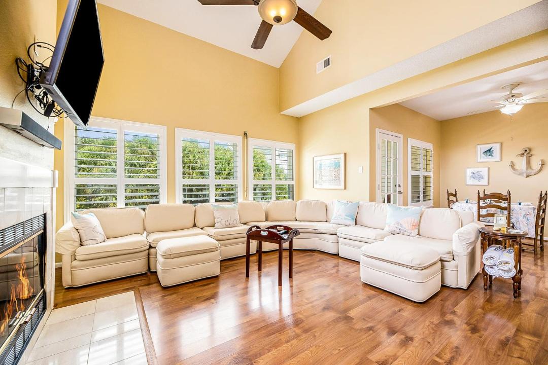 Photo of Livingroom in Jamaica Beach
