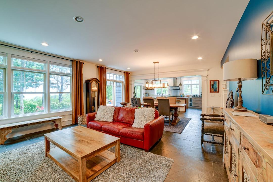 Photo of Livingroom in Ithaca