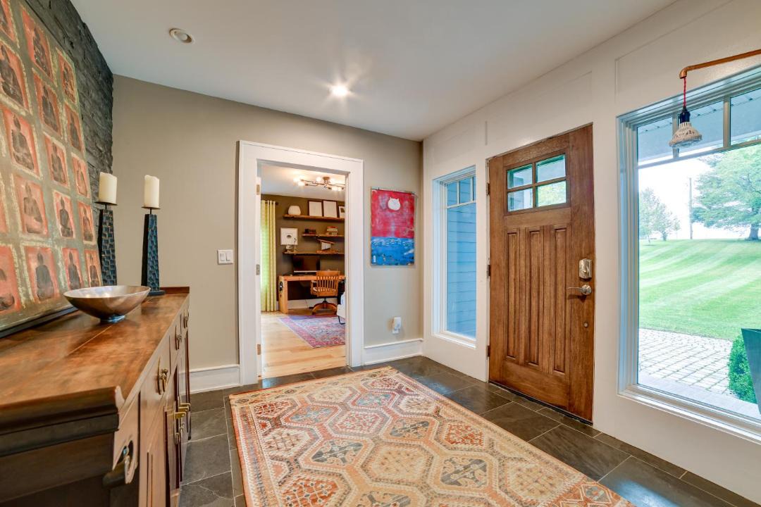Photo of Livingroom in Ithaca