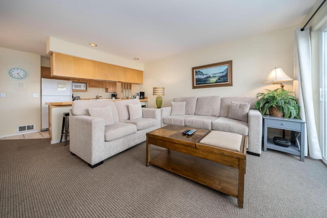 Photo of Livingroom in Lincoln City