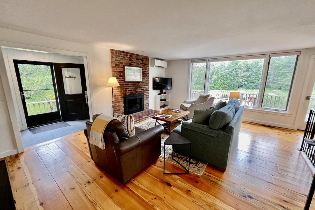 Photo of Livingroom in South Londonderry