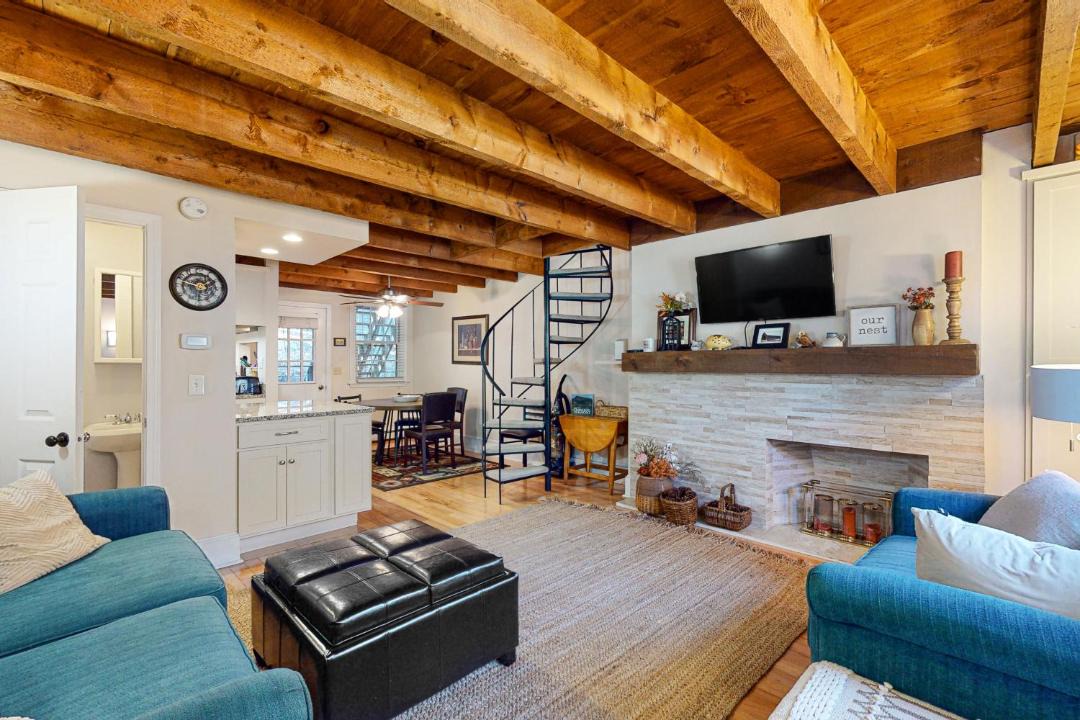 Photo of Livingroom in West Hartford