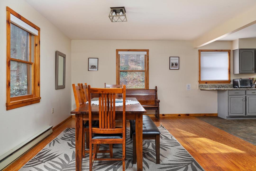 Photo of Livingroom in Luray