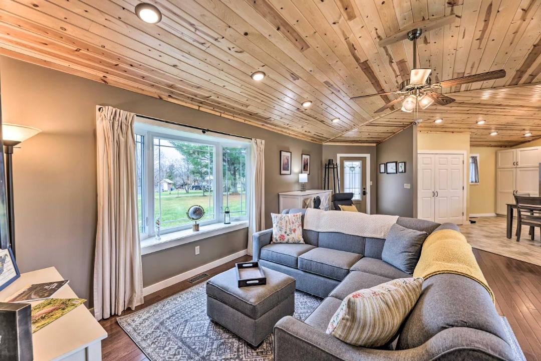 Photo of Livingroom in Marlinton